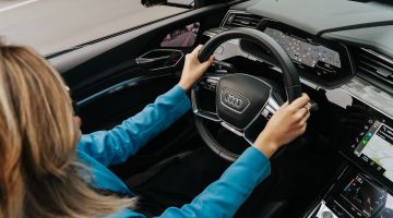Technologie im Auto – Zubehör, das das Leben des Fahrers erleichtert