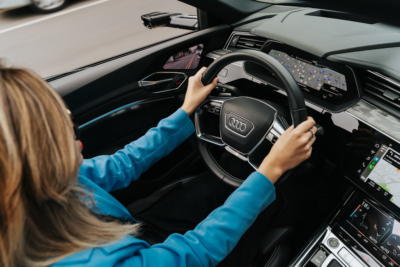 Technologie im Auto – Zubehör, das das Leben des Fahrers erleichtert